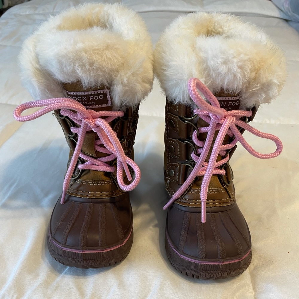 London Fog, toddler size 6 snow boots